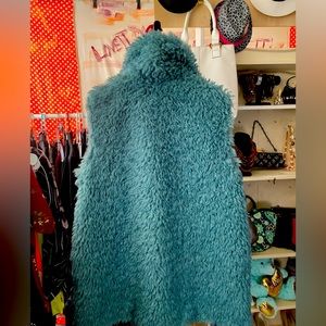 Lady’s vest size L